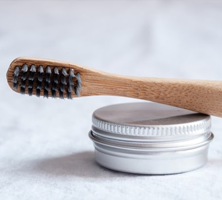 bamboo-brush-and-powder